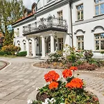 Hotel Palac Czarny Las