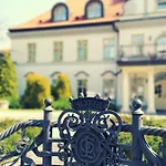 Palac Czarny Las Hotel