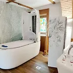 Palac Czarny Las Hotel 4*