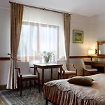 Palac Czarny Las Hotel Wozniki