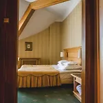 Palac Czarny Las 4* Wozniki