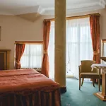 Palac Czarny Las Hotel