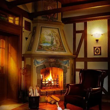 Pałac Czarny 4* Wożniki