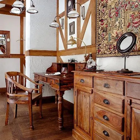 Palac Czarny Hotel Wożniki