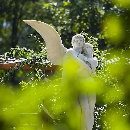 Palac Czarny Wożniki