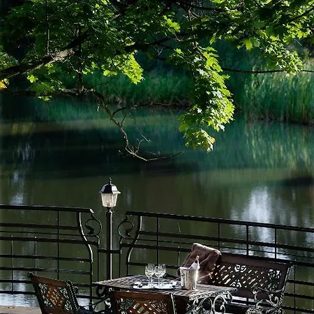 Pałac Czarny Hotel Wożniki