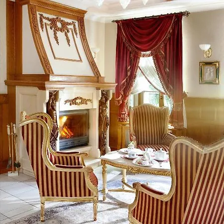 Pałac Czarny 4* Wożniki