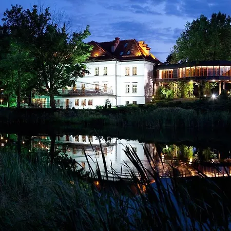 Pałac Czarny 4*