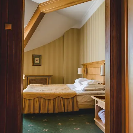 Palac Czarny 4* Wożniki