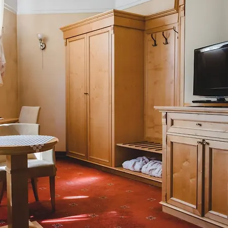 Palac Czarny Hotel Wożniki