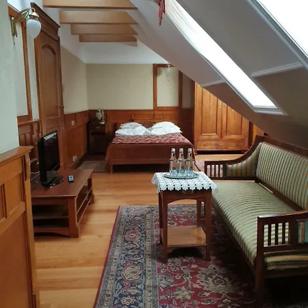 Palac Czarny Wożniki