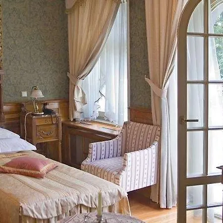Pałac Czarny 4*