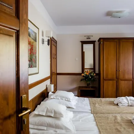 Palac Czarny Hotel 4*