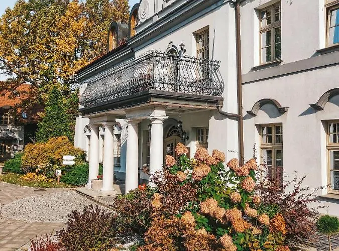 Palac Czarny Hotel Wożniki