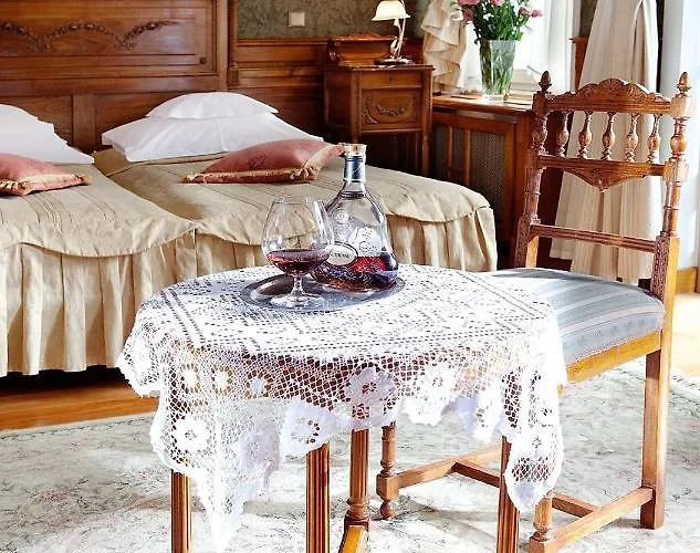 Pałac Czarny Hotel Wożniki