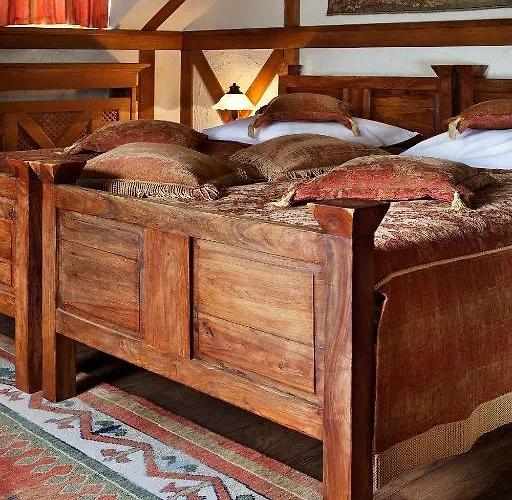 Pałac Czarny Hotel 4*