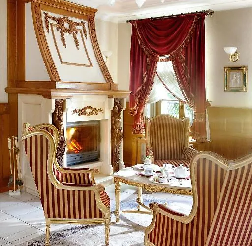 Pałac Czarny 4* Wożniki