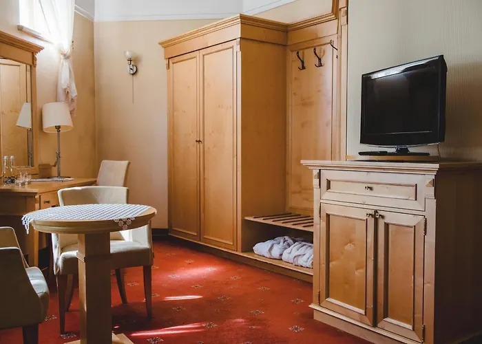 Pałac Czarny Hotel Wożniki